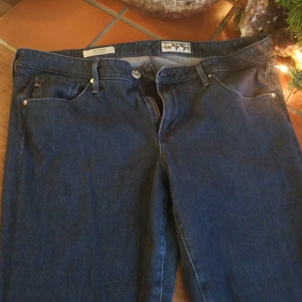 AG Super Skinny Legging
